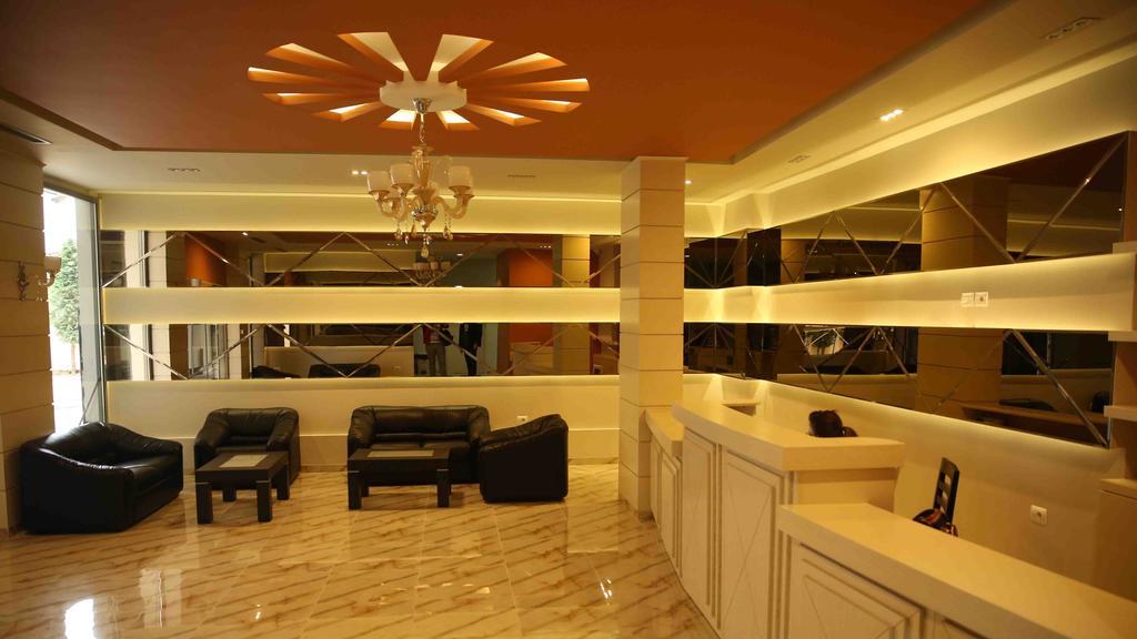 Hotel Pogradeci ภายนอก รูปภาพ
